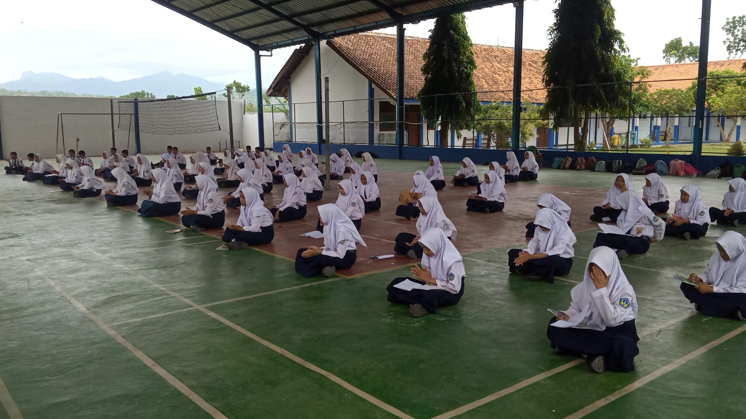 Galeri 1 untuk ekstrakurikuler Palang Merah Remaja