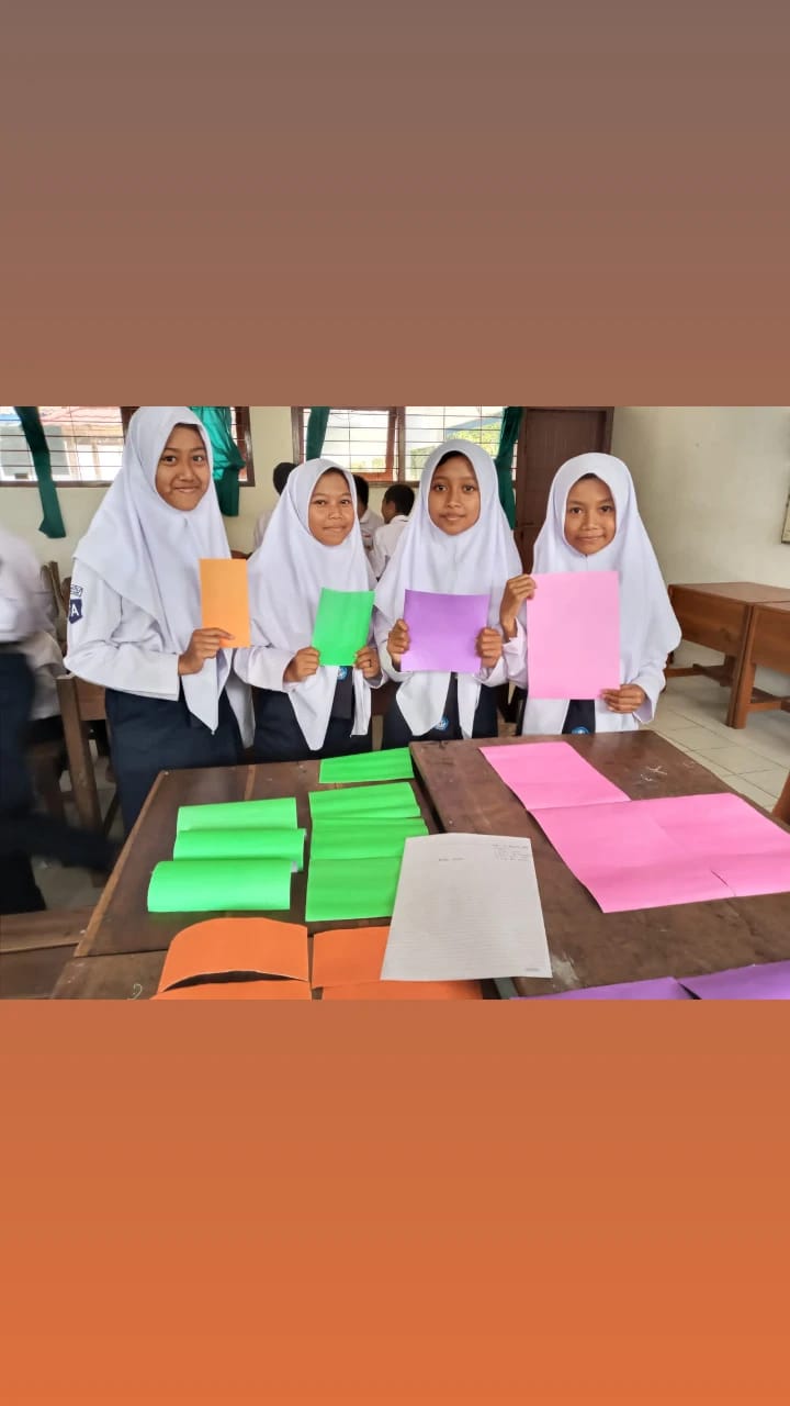 Galeri 5 untuk ekstrakurikuler Sains Club
