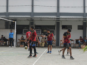 Galeri 4 untuk ekstrakurikuler Voli