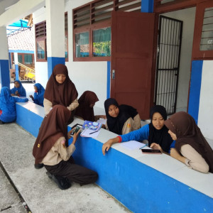 Galeri gambar Kegiatan English Club 8